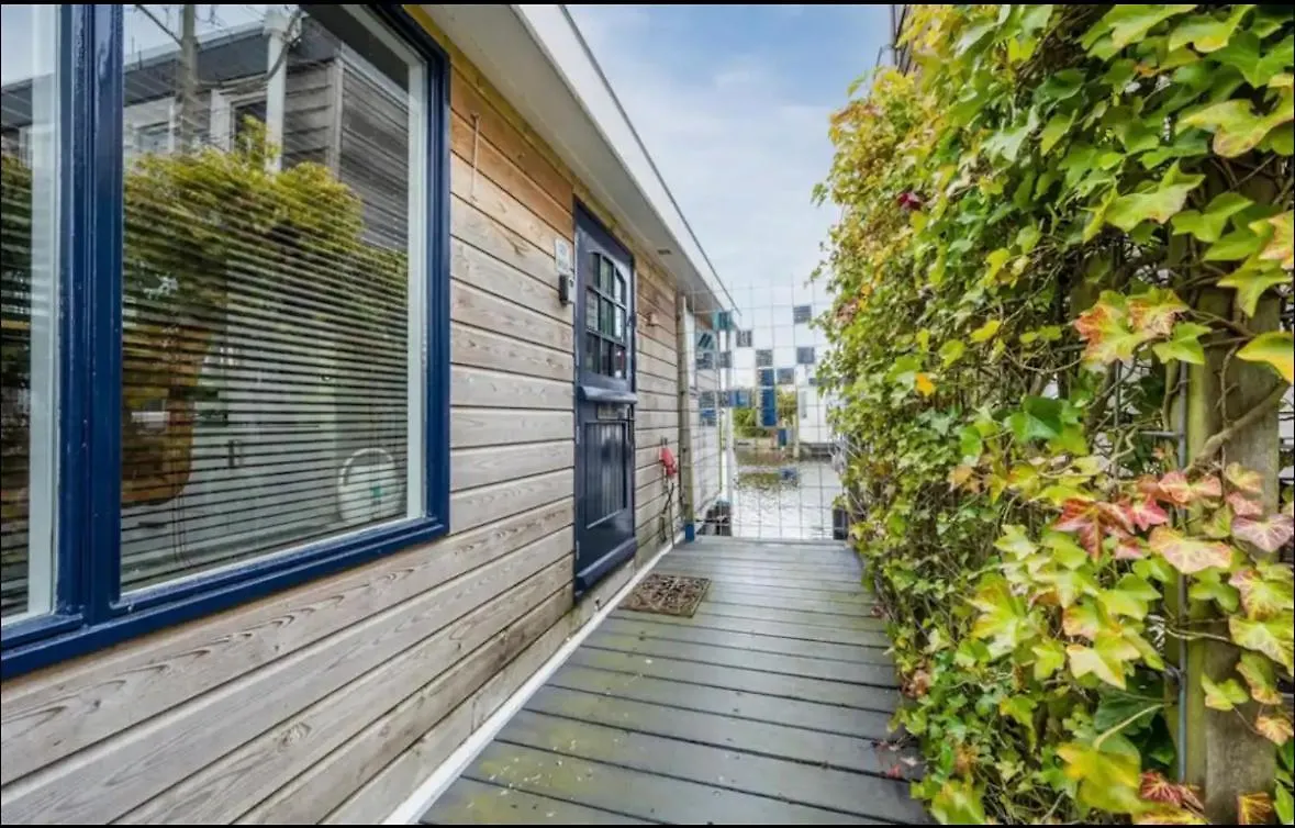 Amsterdam Boathouse Apartment Aalsmeer 0*,